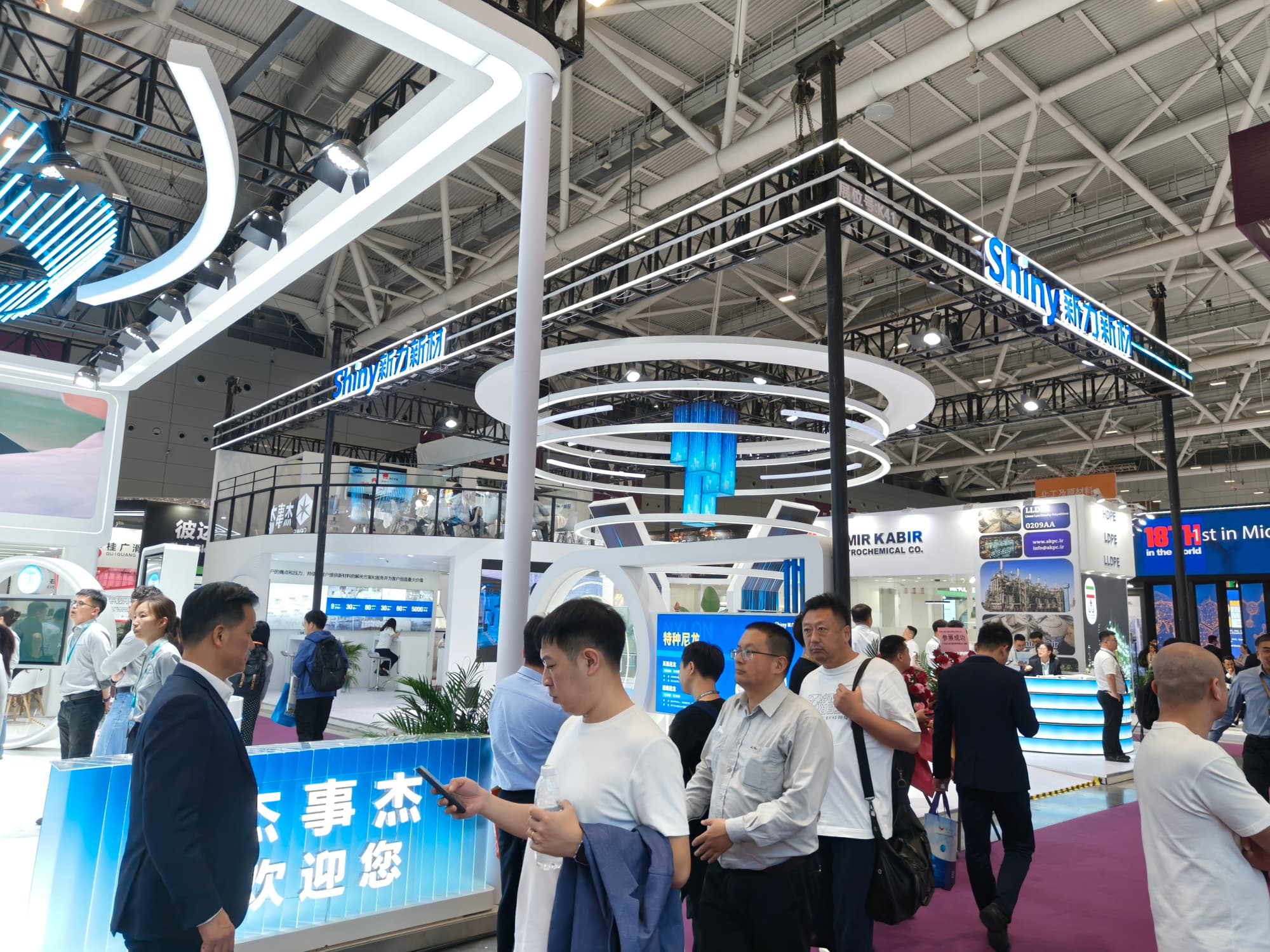 消費電子新品亮相 GCE，展臺設計如何凸顯產品科技感與核心賣點？