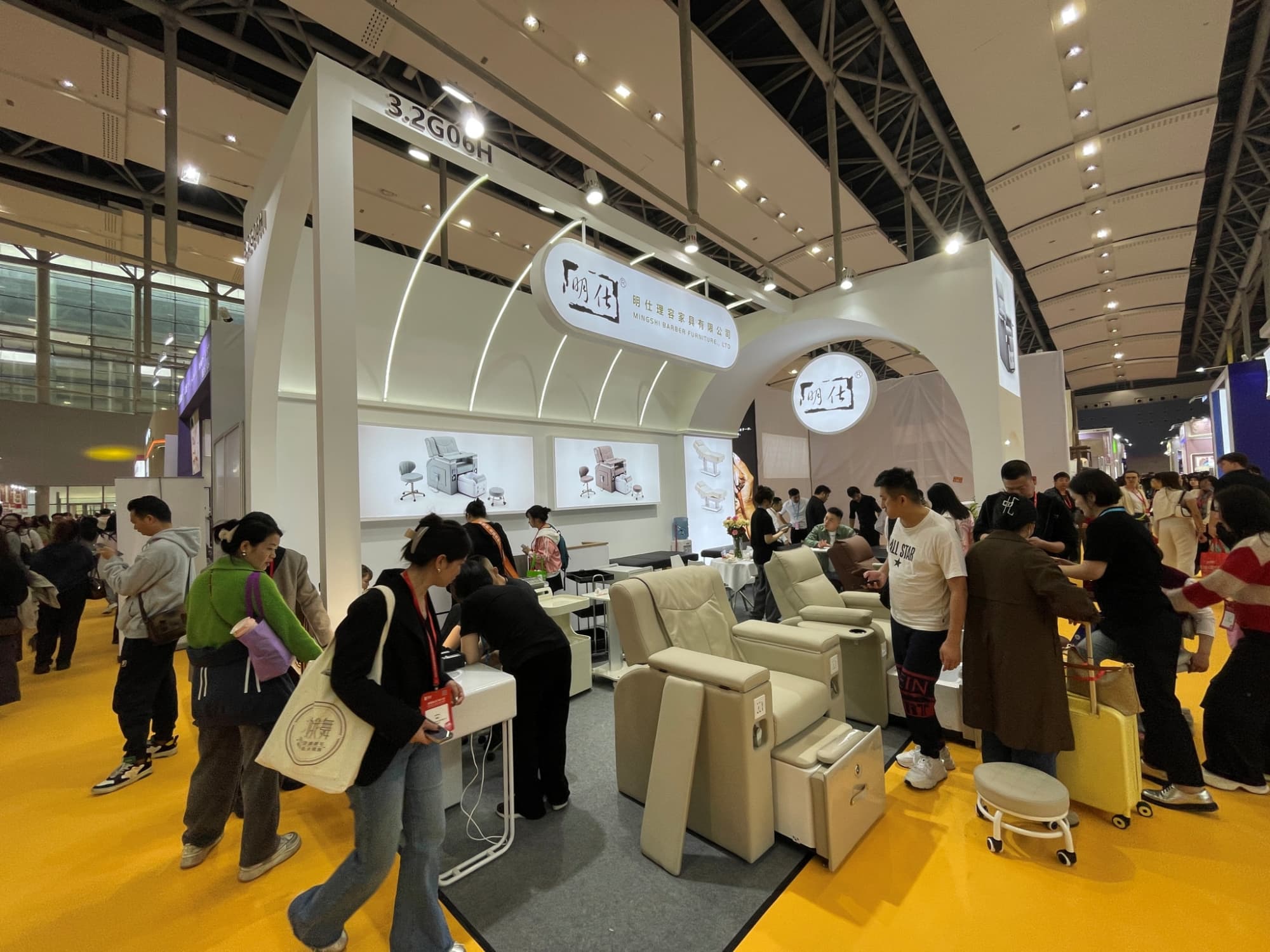美妝新品牌突圍：廣州美博會展臺設計如何精準傳遞品牌優勢？
